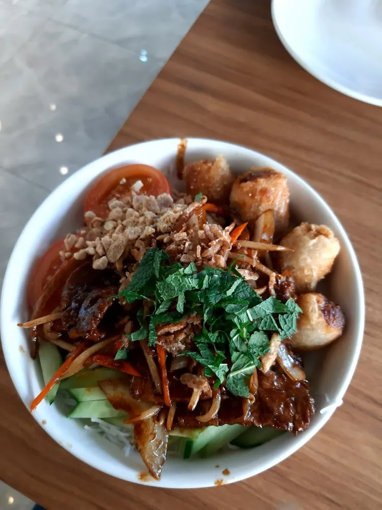 Bô Bun Au Bœuf Sauté Aux Oignons